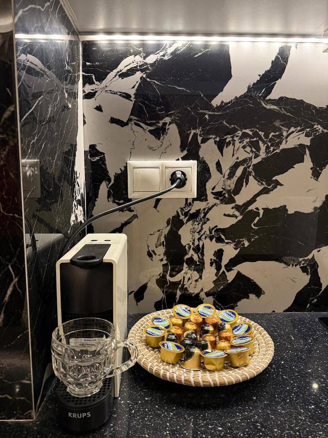 Ganze Wohnung, Two-Bedroom Apartment with Terrace in Athen, Süd-Athen