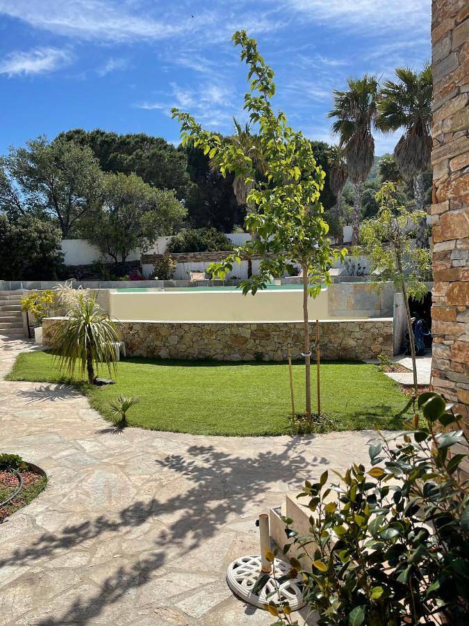 Appartement de vacances pour 15 personnes, avec Balcon et Terrasse ainsi que Jardin et Piscine
