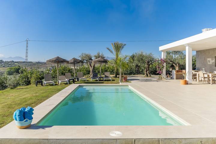 Casa rural para 8 personas, con piscina además de terraza y jardín, Se admiten mascotas en Alhaurín el Grande - 3