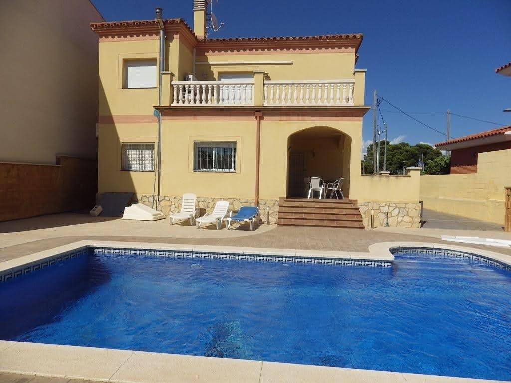 Maison de vacances 'Villa Sol Y Mar' avec piscine privée, Wi-Fi et climatisation in Mont-roig del Camp, Costa Dorada