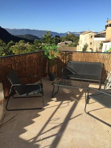 Gîte pour 8 personnes, avec terrasse et vue à Châtillon-en-Diois