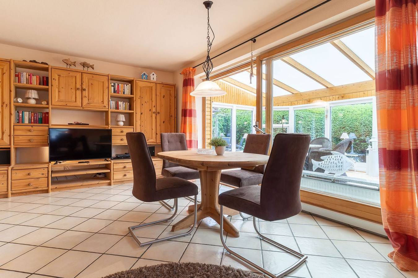 Ganze Wohnung, Gemütliche und große Erdgeschoßwohnung mit Wintergarten im Ortsteil Bad in St. Peter-Bad, St. Peter-Ording