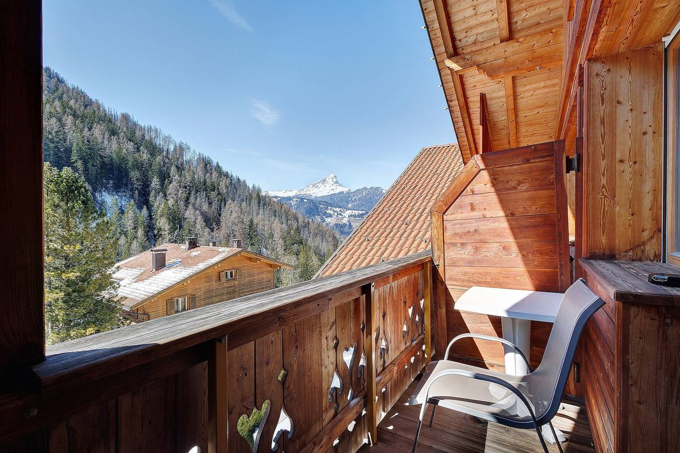 Appartement entier, Appartement "Ciasa Mirio Pars" avec vue sur les montagnes, Wi-Fi et balcon in Rumestluns, La Valle