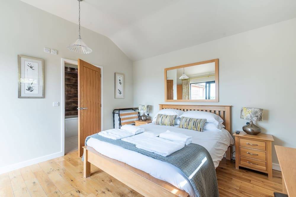 Honeysuckle Lodge - für 4/5 Personen mit Holzofen und eigenem Whirlpool in Cheddar, Somerset