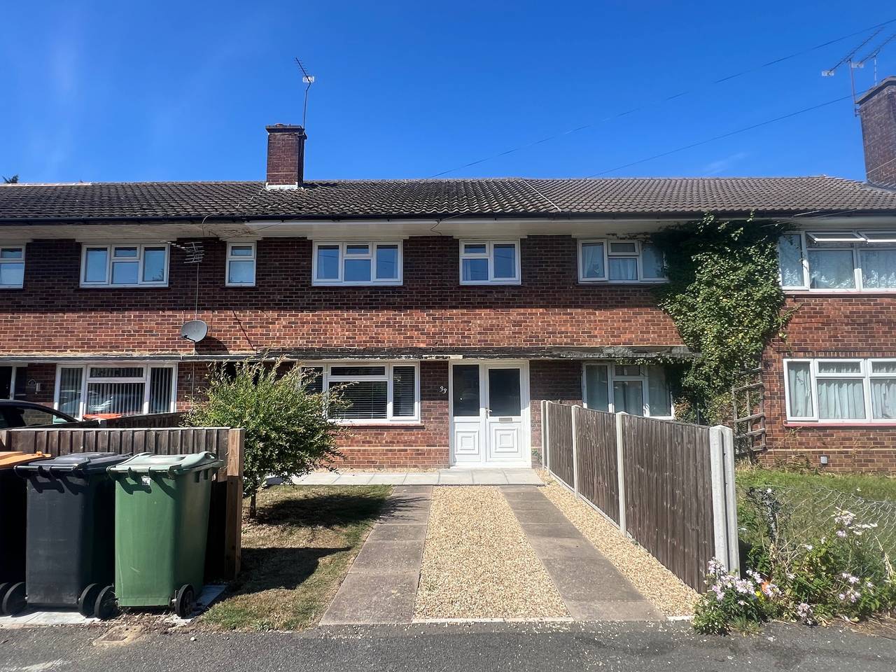 3 Bedroom House - Sleeps 5 & Free Parking in Dunstable (Bedfordshire), Chiltern Hills