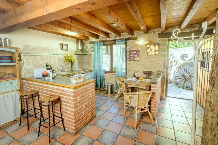 Casa rural para 4 personas, con Balcón y Jacuzzi además de Terraza y Jardín en Valle del Ambroz - 4