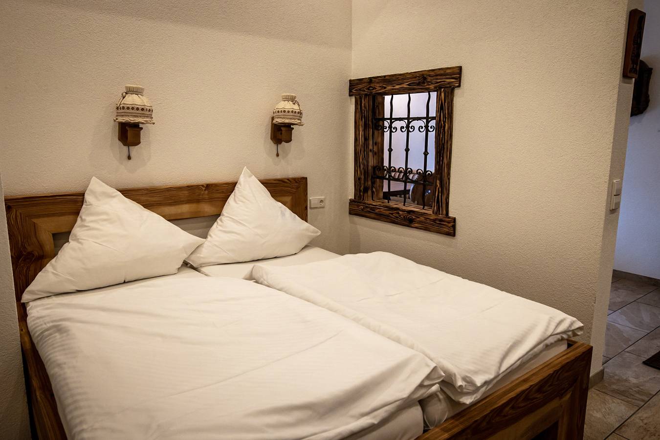 Ganze Ferienwohnung, Ferienwohnungen Lamm - Ferienwohnung 3, 1 Schlafzimmer, 1 Wohn-/Schlafzimmer, max. 4 Personen in Eigeltingen, Landkreis Konstanz