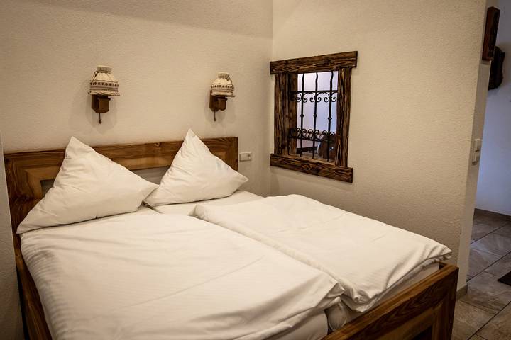 Ganze Ferienwohnung, Ferienwohnungen Lamm - Ferienwohnung 3, 1 Schlafzimmer, 1 Wohn-/Schlafzimmer, max. 4 Personen in Eigeltingen, Schwäbische Alb Radweg Region