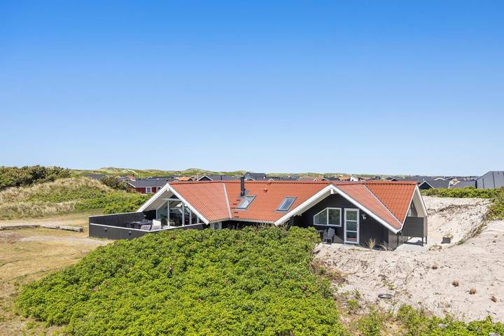 Villa für 4 Personen, mit Balkon/Terrasse und Terrasse sowie Whirlpool - 1