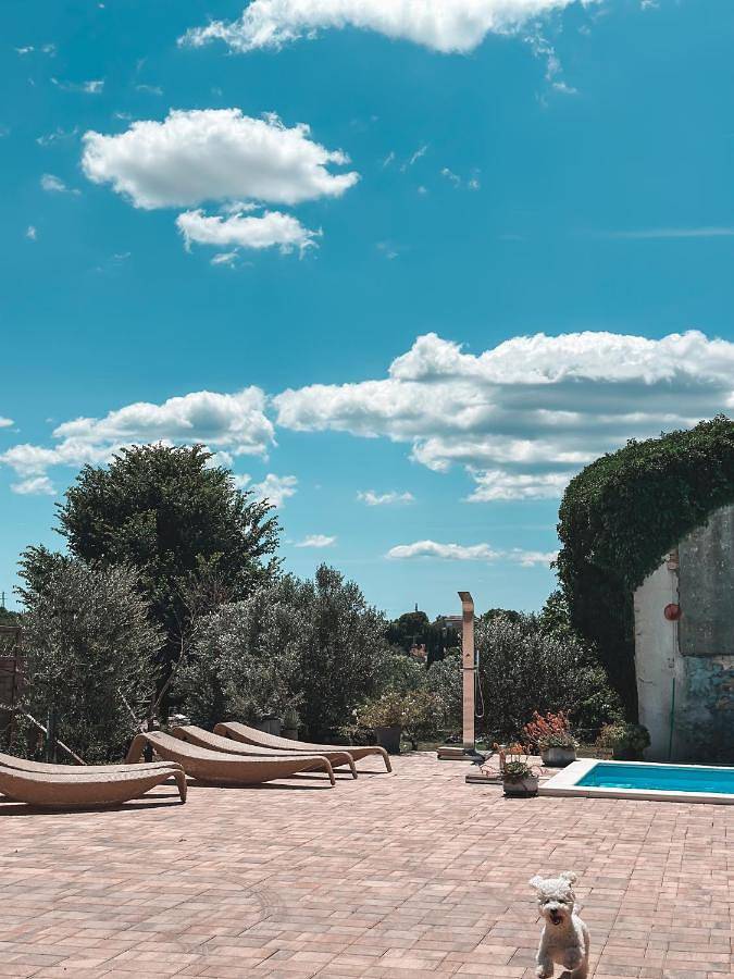 Ferienhaus für 6 Personen, mit Balkon und Terrasse sowie Garten und Pool