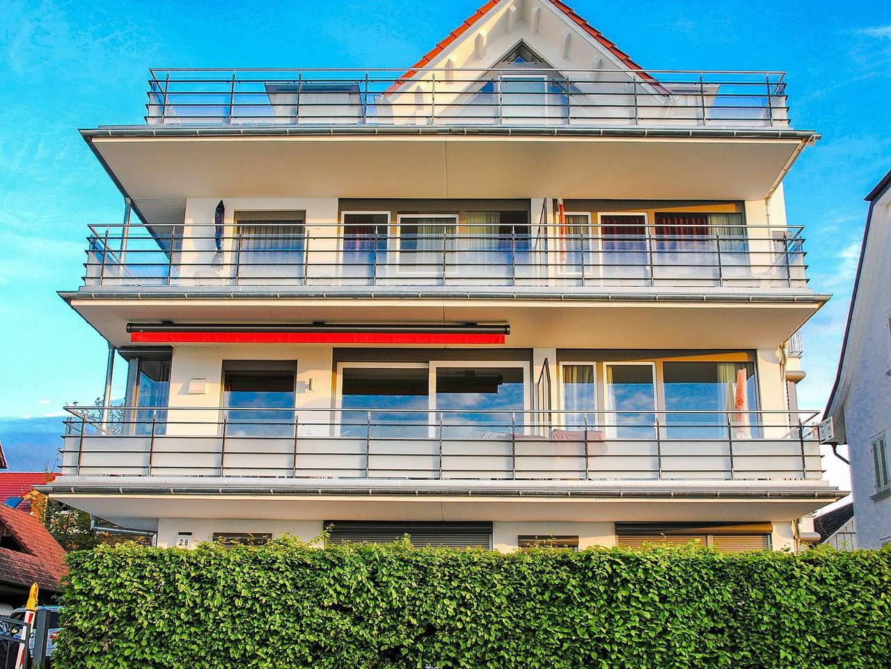 Ganze Wohnung, Birkhofer See genießen – Aparthotel am Bodensee - Dachgeschosswohnung mit Panoramablick auf den Bodensee in Immenstaad, Immenstaad am Bodensee