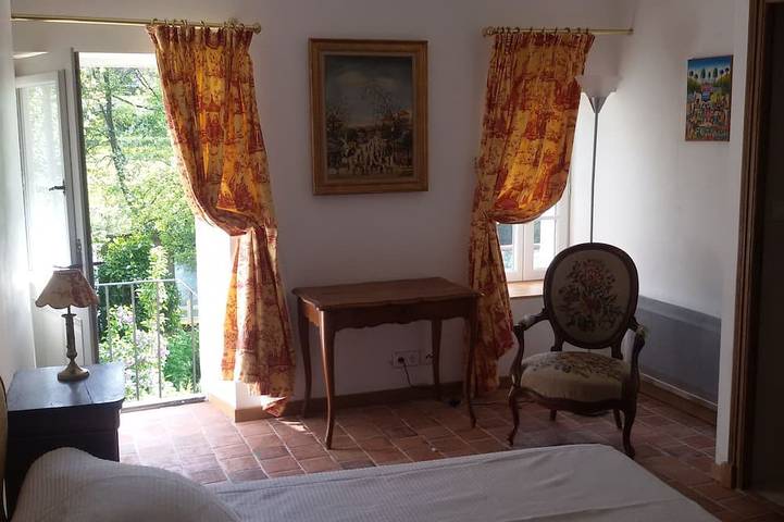 Location de vacances pour 6 personnes, avec jardin et terrasse à Druyes-les-Belles-Fontaines - 2