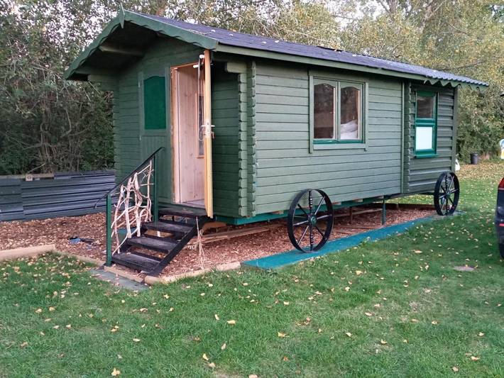 Glamping for 2 people, with Terrace and Garden as well as View in Malvern Hills