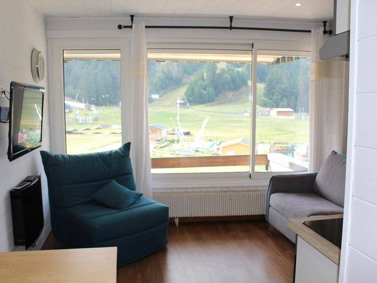 Appartement entier, Studio Rénové avec Balcon Sud, Pistes & Commerces à Proximité - Fr-1-787-59 in Le Lioran, Laveissière