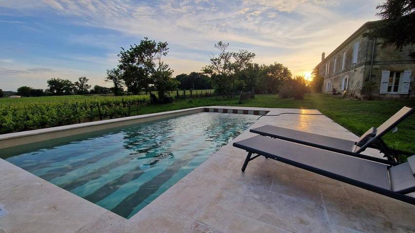 Location de vacances pour 10 personnes, avec vue ainsi que piscine et jardin à Saint-Ciers-de-Canesse - 2