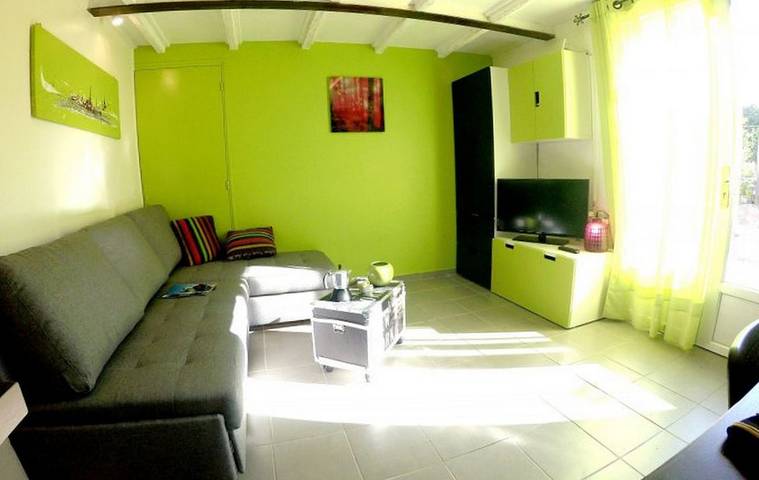 Gîte pour 5 personnes, avec jardin ainsi que terrasse et piscine, animaux acceptés à Portiragnes - 3