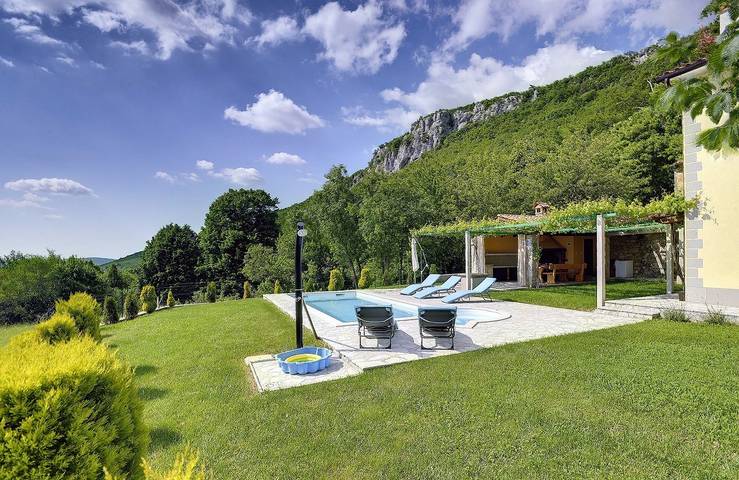 Finca für 10 Personen, mit Terrasse und Garten sowie Pool in Kroatien
