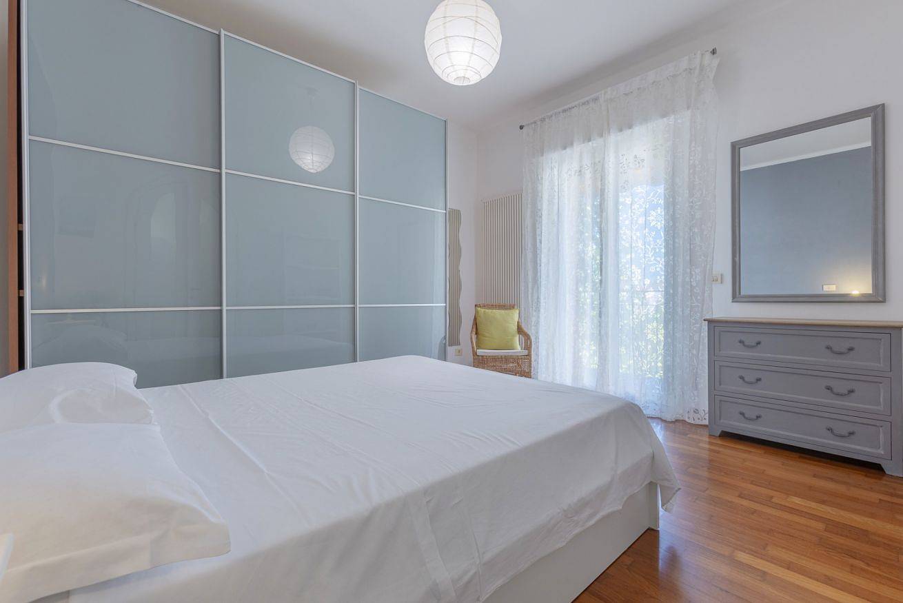Entire apartment, Guesthost - Bright Flat Sant’Orsola & Villa Laura in Bologna, Bologna Province
