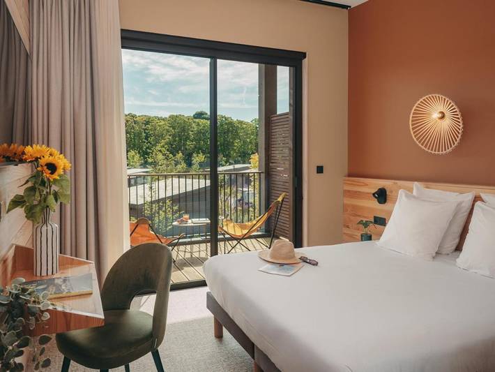 Hostel für 12 Personen, mit Terrasse und Garten in Versailles