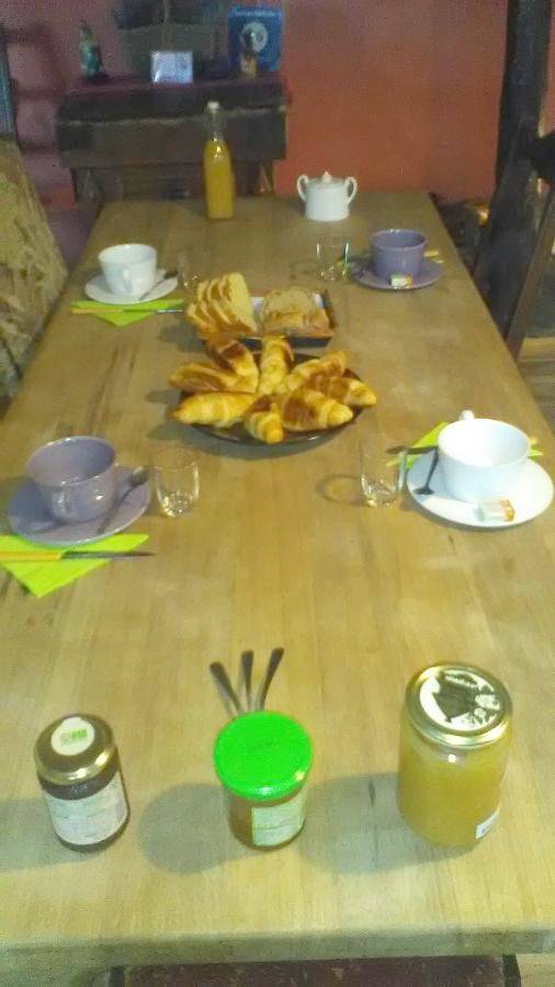 Location de vacances pour 2 personnes, avec vue et jardin à Vollore-Montagne - 2