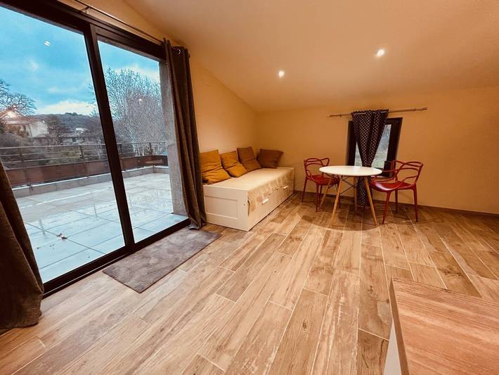 Gîte pour 4 personnes, avec jardin ainsi que terrasse et piscine à Montolieu - 2