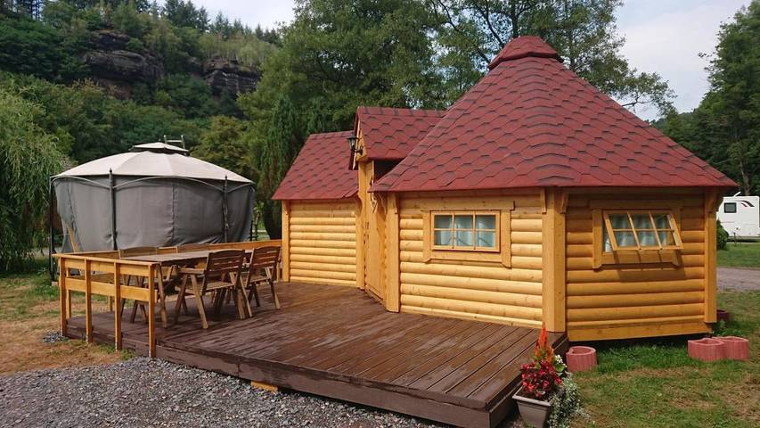 Camping pour 3 personnes, avec Terrasse ainsi que Bassin pour enfant et Piscine