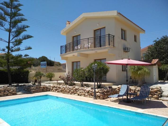 Location de vacances pour 4 personnes, avec piscine ainsi que jardin et vue dans Πισσούρι - 2