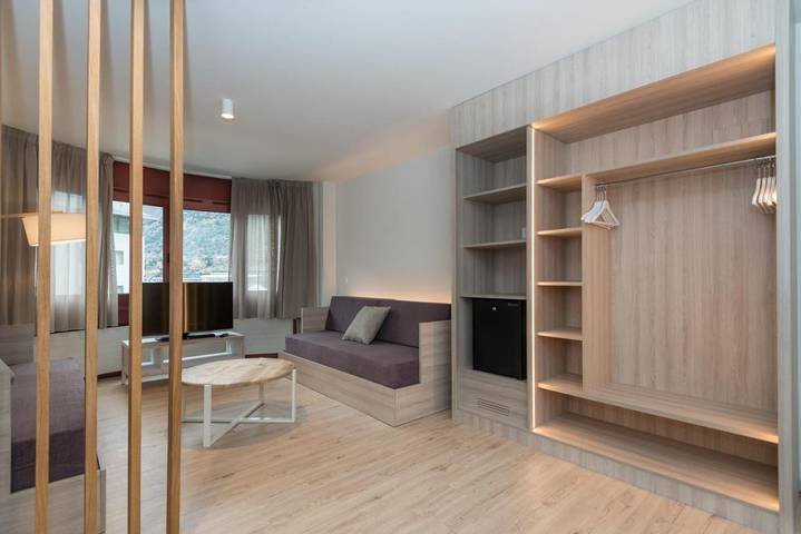 Hôtel pour 3 personnes, avec terrasse et piscine dans Escaldes-Engordany - 2