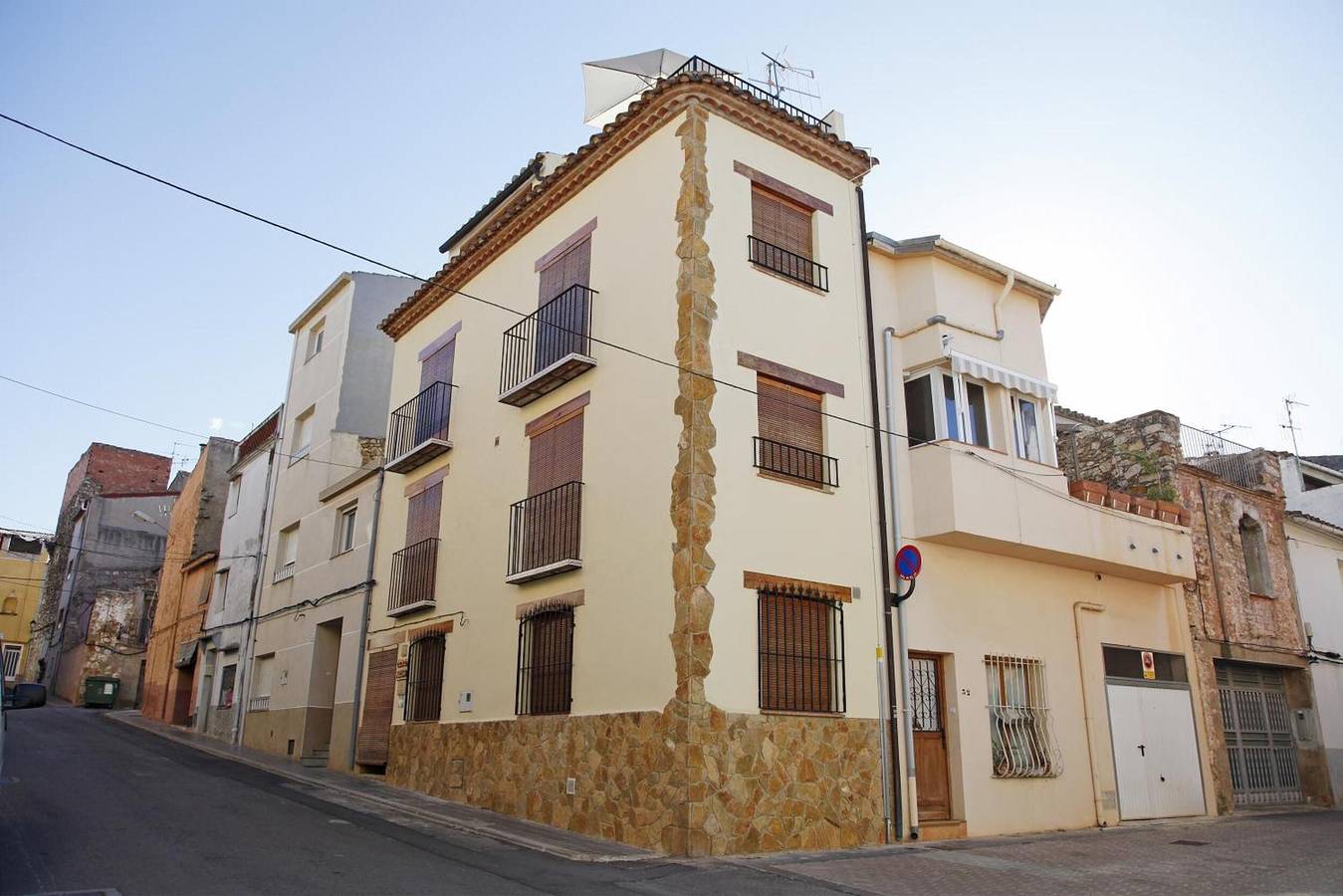 Apartamento 'Casa Rosa' con Balcón, Wi-Fi y Aire Acondicionado in Cabanes, Costa del Azahar