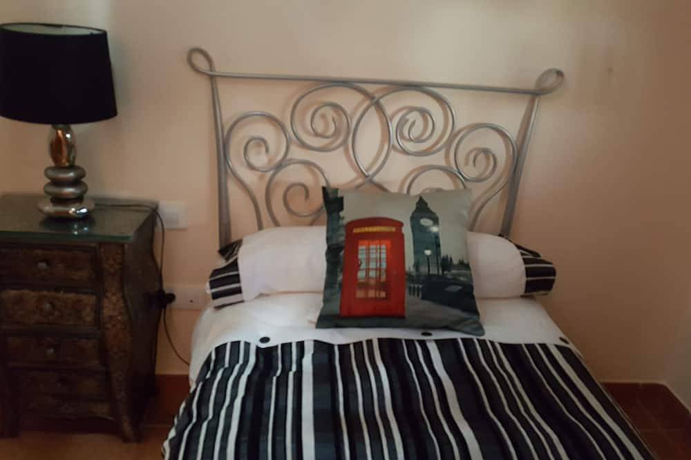 Coqueto atico-duplex con techos de madera in Mijares, Valle del Tiétar