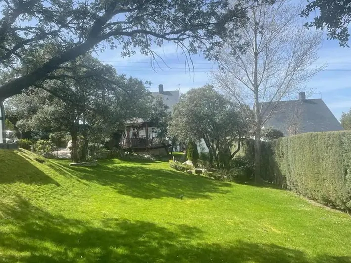Chalet para 9 personas, con jardín además de jacuzzi y piscina - 1