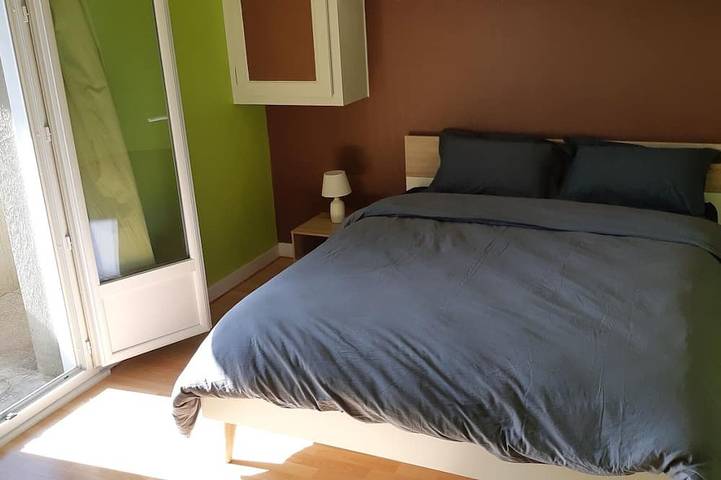 Location de vacances pour 6 personnes, avec jardin à Mandailles-Saint-Julien - 2