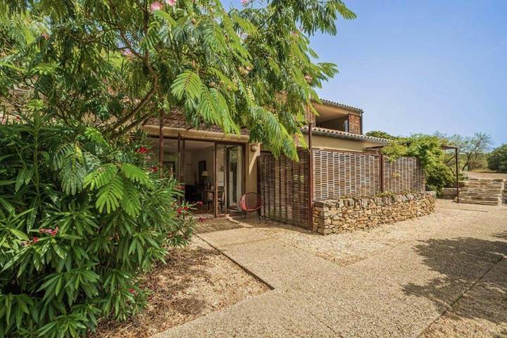 Location de vacances pour 2 personnes, avec jardin et piscine ainsi que vue et terrasse à Saint-Pierre-des-Champs - 4