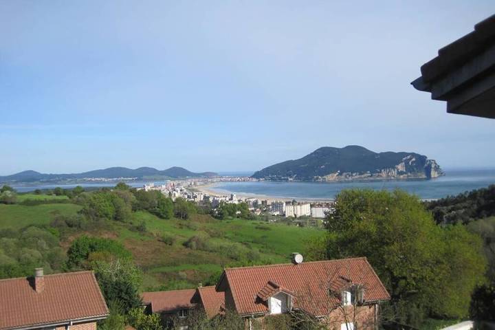 Casa rural para 9 personas, con Balcón y Terraza además de Jardín y Vistas en Laredo