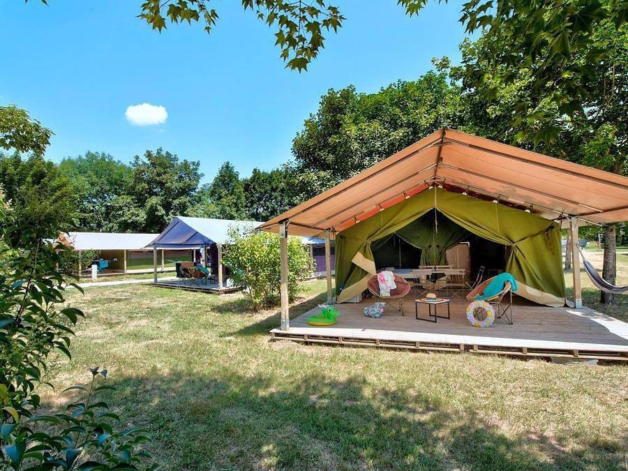 Flower Camping Les Ondines - Bungalow de lona 5 personas - Freeflower Standard 37m² 2 dormitorios incluyendo terraza cubierta 13m² - sin sanitarios in Souillac, Lot