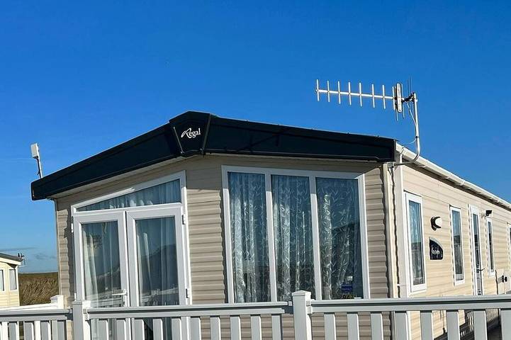 Static caravan for 8 people, with terrace in Chichester (District)