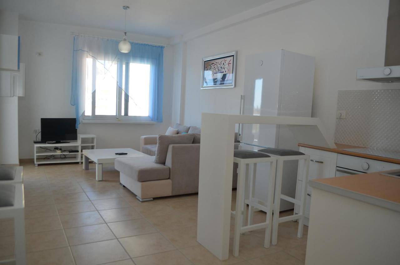 Appartement entier, Two-Bedroom Apartment with Balcony and Sea View in Saranda, Vlorë