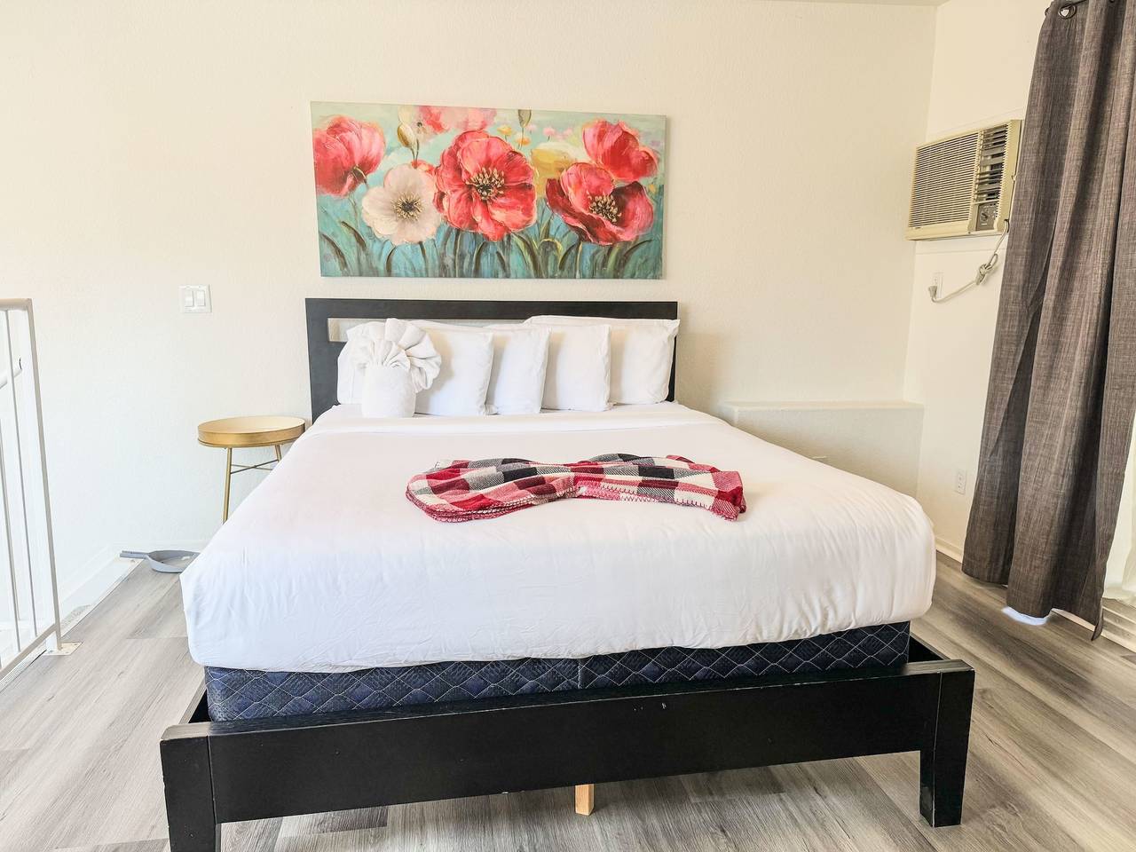 Entire apartment, 307 A Loft near San Diego Downtown Parking incl  in San Diego, San Diego County