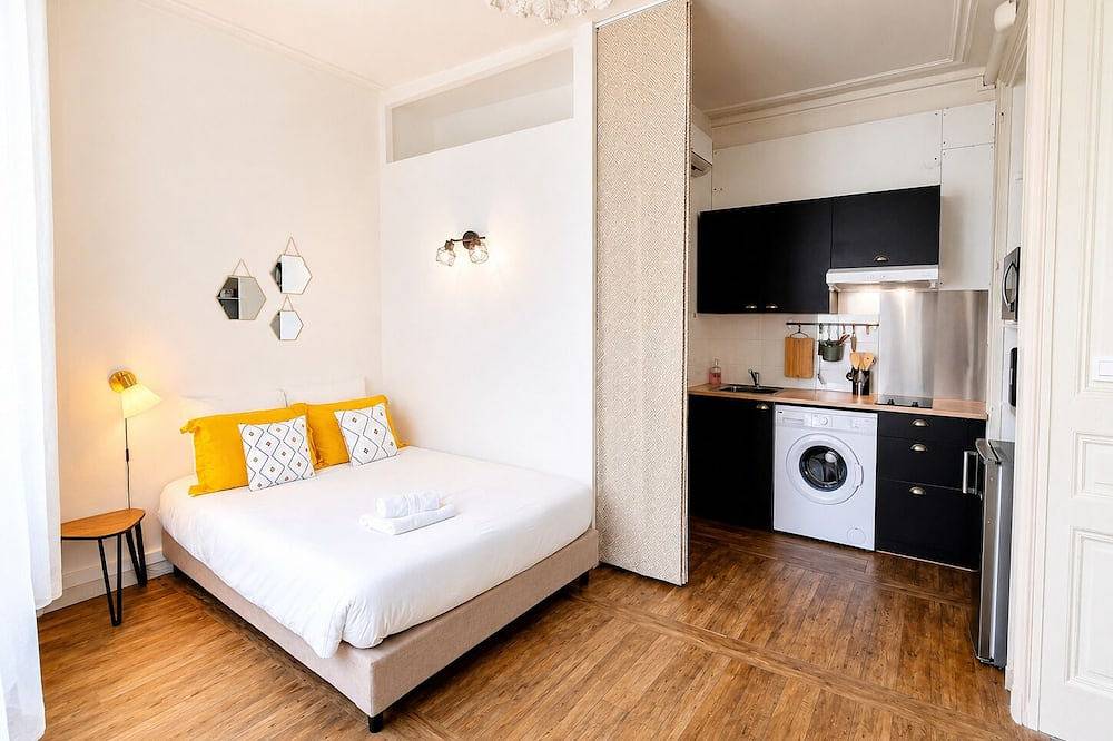 Apartamento entero, Apartamento-Estándar-Baño privado con ducha-Vista a la Ciudad in Angulema, Charente