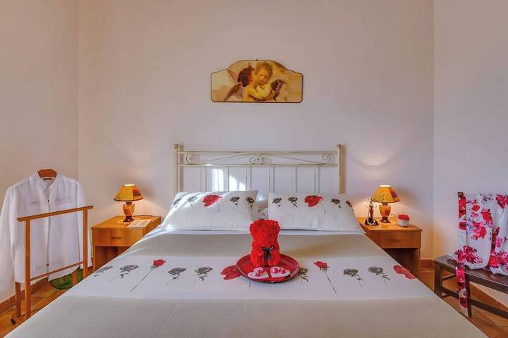 Ganze Wohnung, Petalo Rosso, Wohnung in Villa mit Garten und herrlichem Panoramablick in Sciacca, Agrigento Provinz