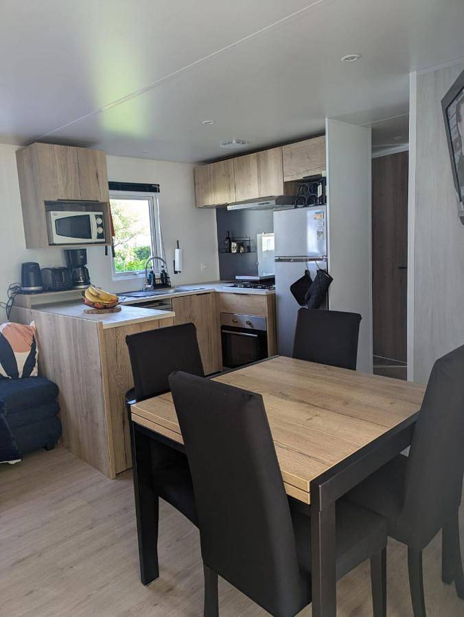 Parc de vacances pour 8 personnes, avec jardin et bassin pour enfant ainsi que jacuzzi et piscine à Gastes - 4