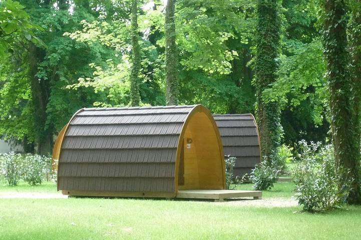 Location de vacances pour 2 personnes, avec piscine et jardin à Bar-sur-Aube