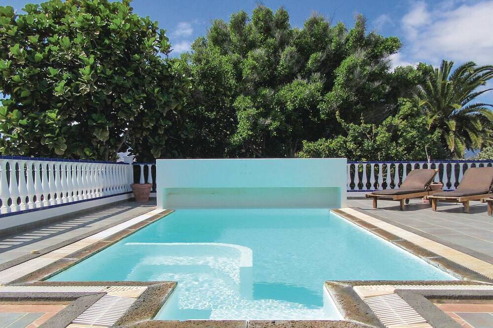Hermosa casa en Puerto Calero in Puerto Calero, Yaiza