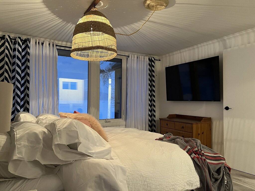 Log Cabin for 8 Guests in Saskatchewan, Canada