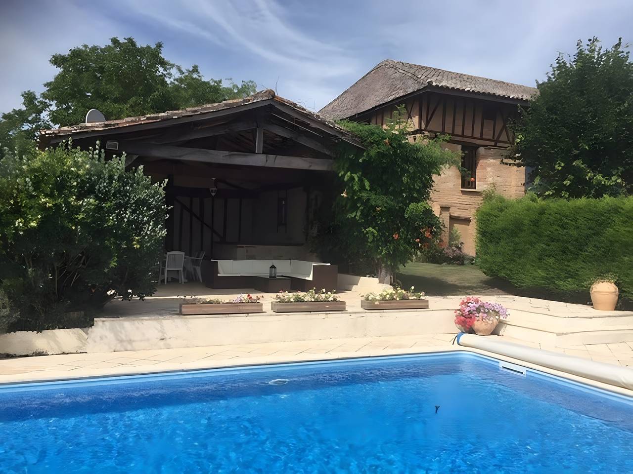 Charming gite with a private pool in the French countryside