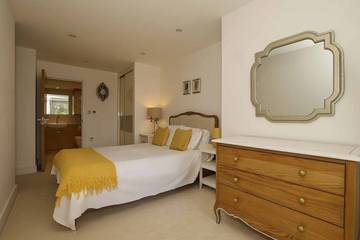 Apartment for 4 People in Kingston upon Thames, London, Photo 3