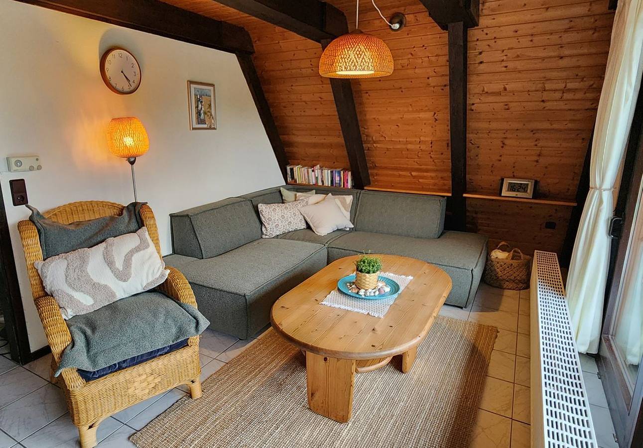 Familienfreundliches Ferienhaus in Burhave – 500 m zum Strand, Wlan, Garten in Burhave, Butjadingen