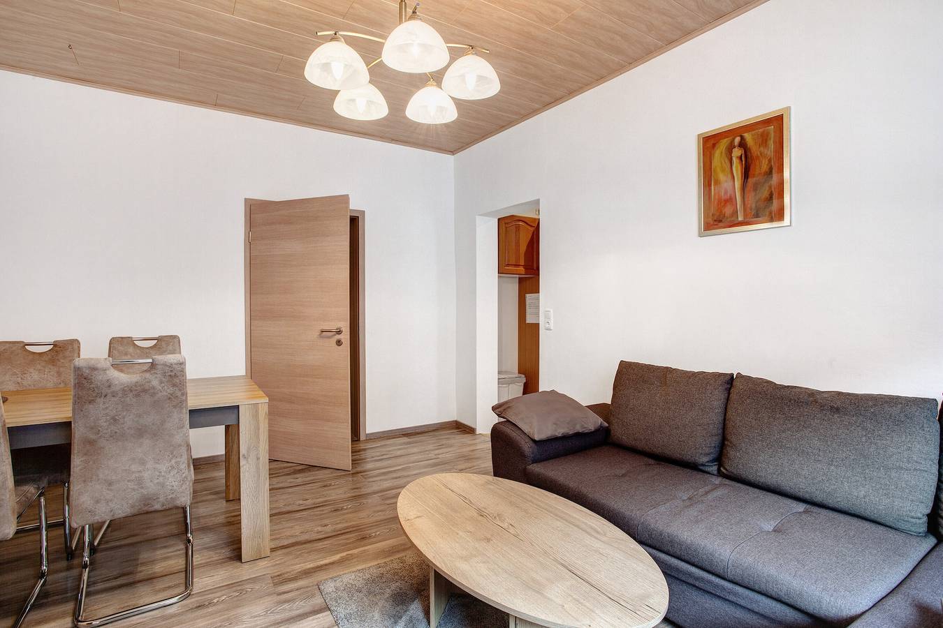 Ganze Wohnung, Ferienwohnung 'Fewo In Schustes' mit privater Terrasse und Wlan in Willingen, die Mittelgebirge