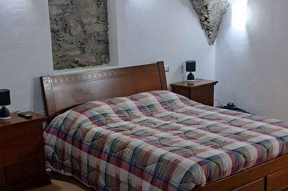 Ganze Wohnung, Finely renovated two-room apartment with typical stone vaults. in Pragelato, Turin Provinz