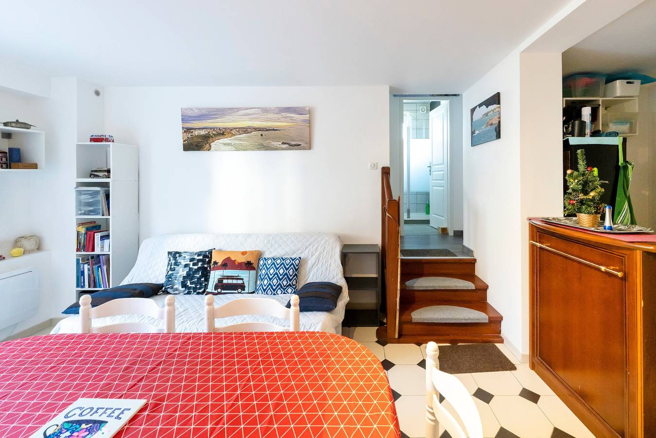 Appartement entier, Appartement "Urrugne" avec vue sur les montagnes, terrasse privée et Wi-Fi in Urrugne, Région de Bayonne